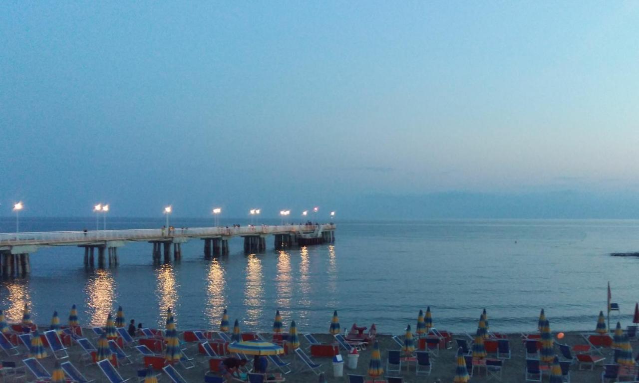 Appartamento Mare Pital Marina di Massa Exteriör bild
